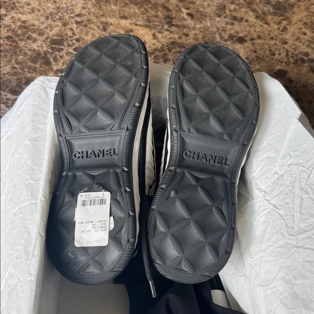 Chanel black white sneakers trainers flats sz 39